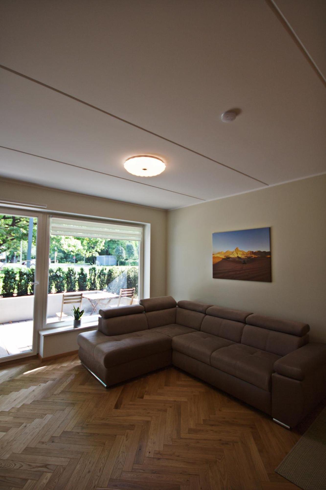 Fabulous Location Apartments Deluxe Таллин Номер фото